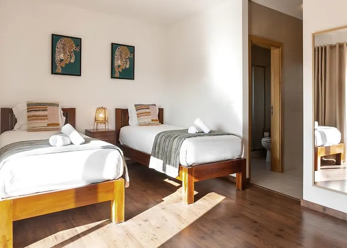 Lantana Вилла Вау